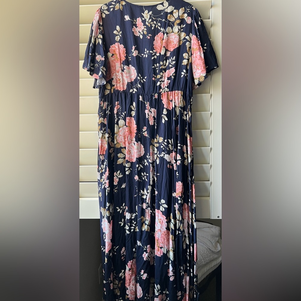 BLOOMCHIC - NWT - 14-16 - Navy/Pink/Ivory -
Maxi Dress - Picture 12 of 12